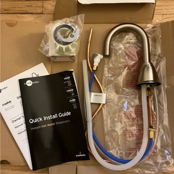 InSinkErator Push Button Instant Hot Water Dispenser Faucet HHOT100SN Satin Nckl - Picture 3 of 8